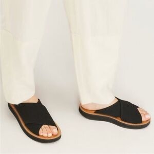 Everlane Black Sandals